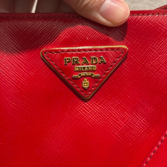 Prada Red Saffiano Vernice Leather Galleria Tote - Picture 2 of 15